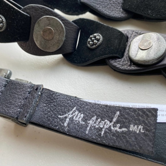 NEW without Tag - Free People Medallion Black Leather Belt M/L - Picture 2 of 10